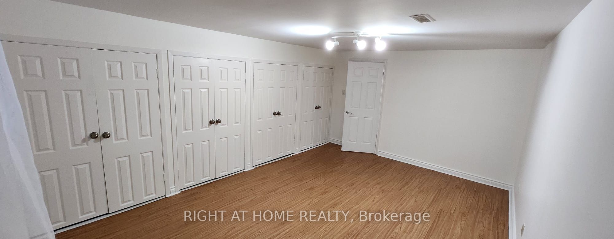 Additional image 6 of 1-990 Midland Avenue, Toronto, ON, M1K 4G6