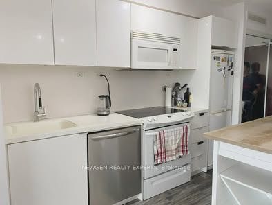 943-10 Capreol Court, Toronto, ON, M5V 4B3