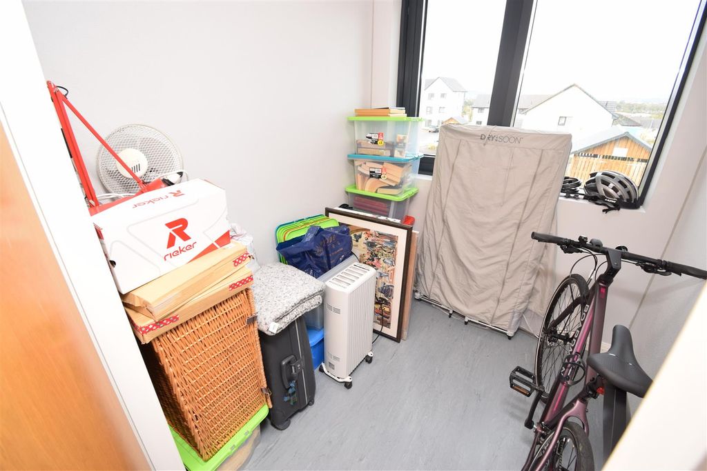 Additional image 17 of 2 bed flat for sale10 Broomhall Court, Inverness IV2
