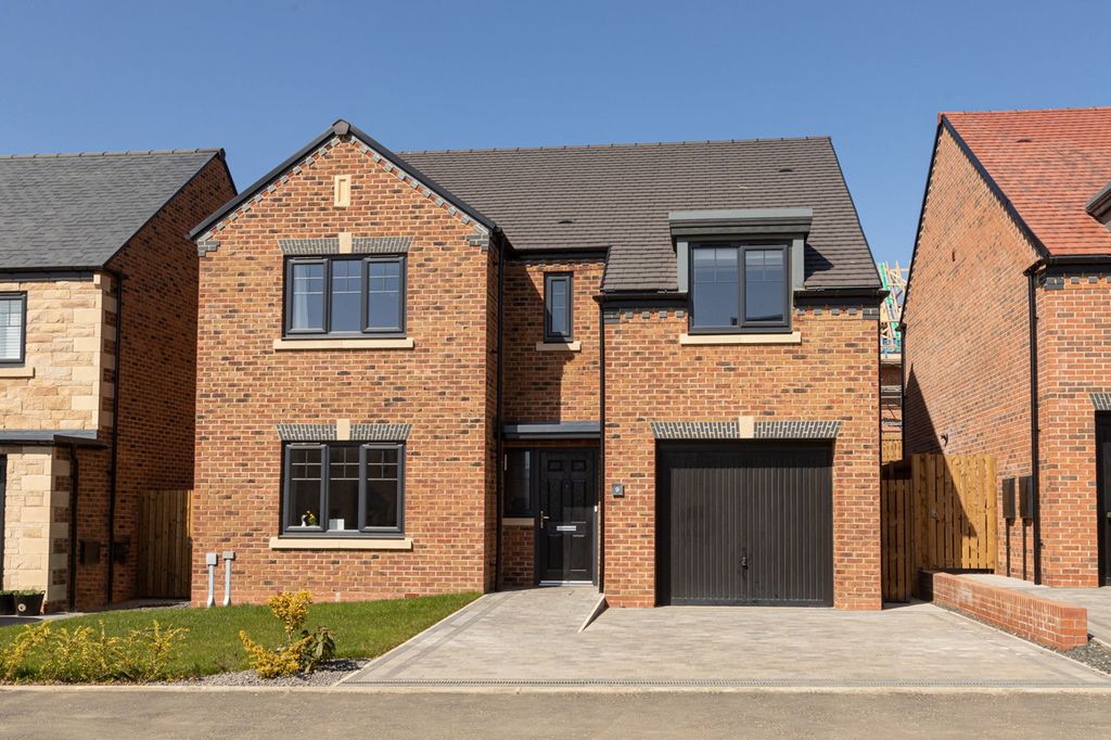4 bed detached house to rentPembroke Drive, Roman Heights NE45