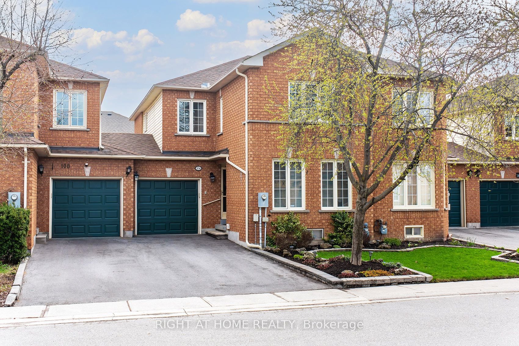 104 Pinedale Gate, Vaughan, ON, L4L 8X3