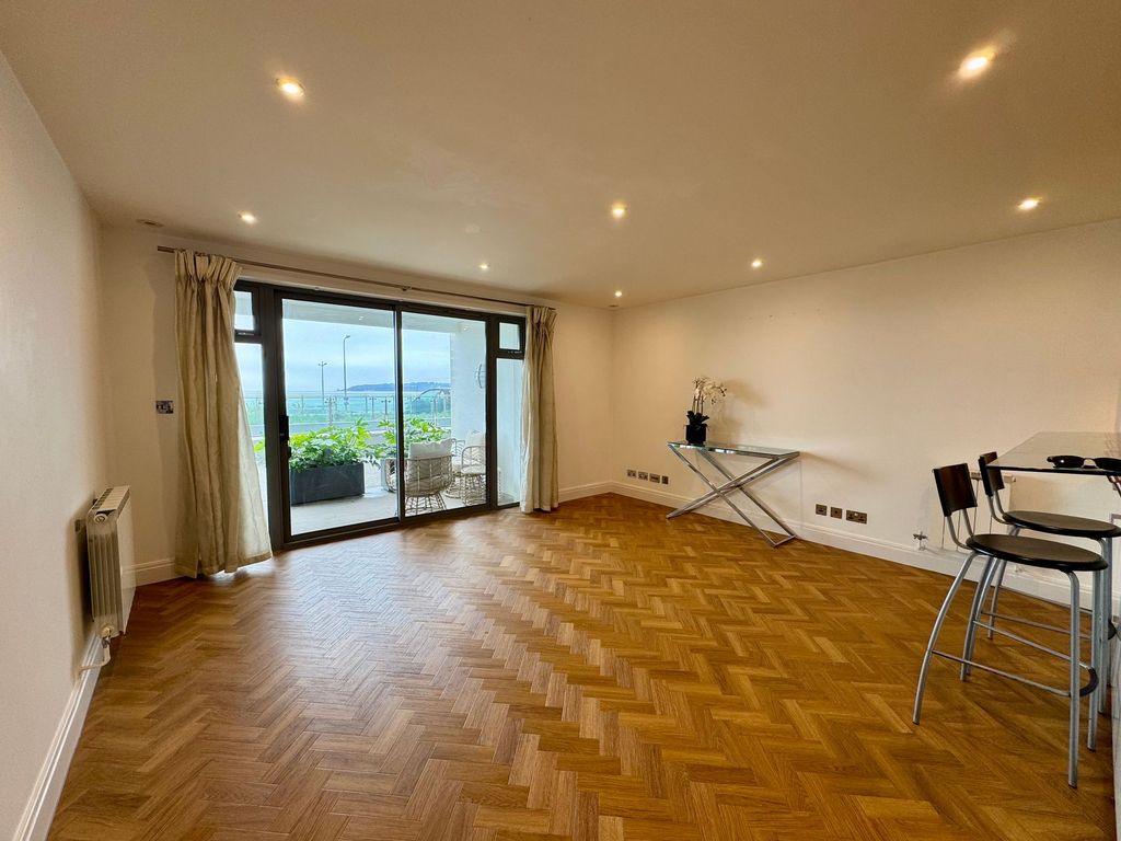 Additional image 5 of 2 bed flat to rent30 West Park Apartments, St Helier JE2