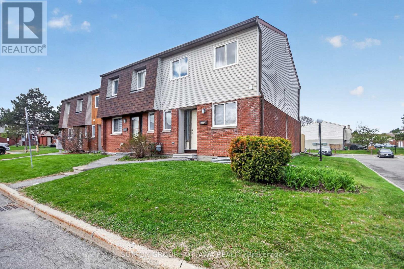 79 - 35D WOODVALE GREEN