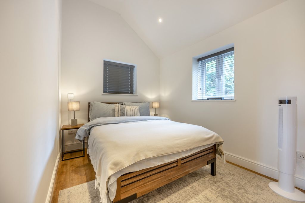 Additional image 16 of 5 bed country house to rentChilson Hill, Oxfordshire OX7