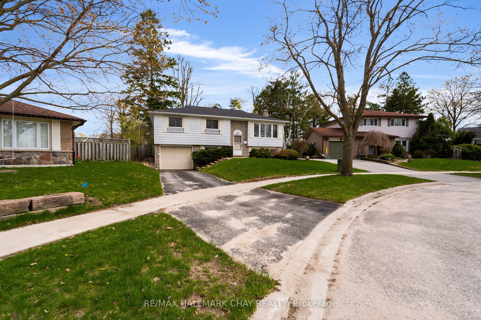 Additional image 2 of 33 Davies Crescent, Barrie, ON, L4M 2M4