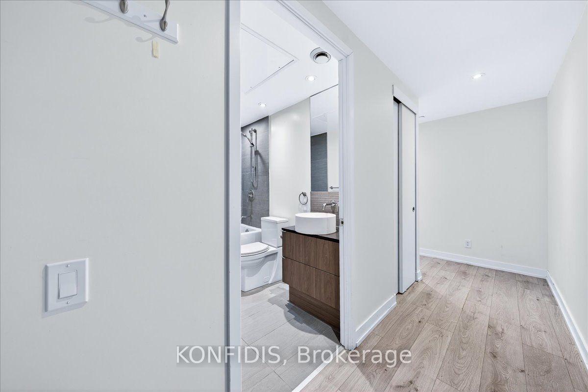 Additional image 3 of 732-161 Roehampton Avenue, Toronto, ON, M4P 0C8