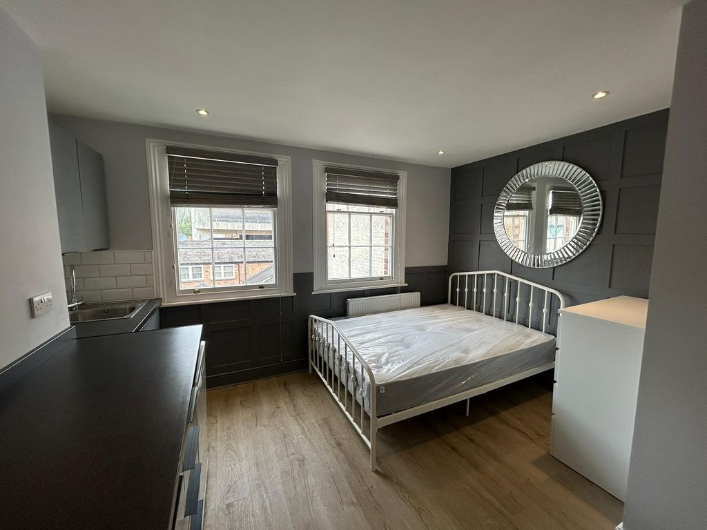 9 bed shared accommodation to rentLeamington Spa CV32 photo 5