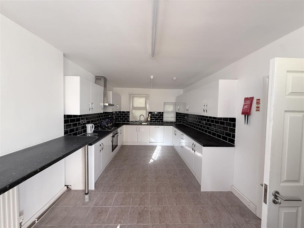 Additional image 2 of 9 bed shared accommodation to rentRamsgate Road, Broadstairs CT10