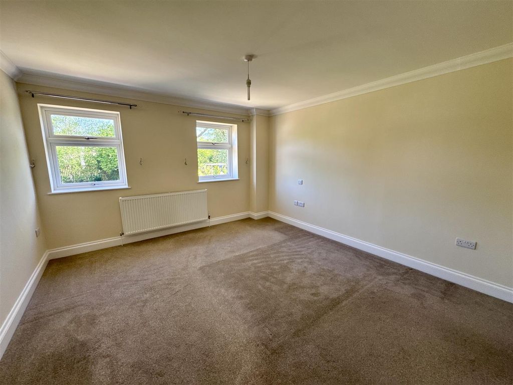 Additional image 18 of 6 bed detached house to rentWalnut Tree House, Caerwent, Caldicot NP26