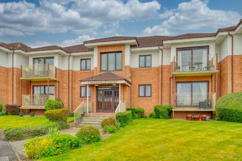Fairfield Court, Clarkston G76
