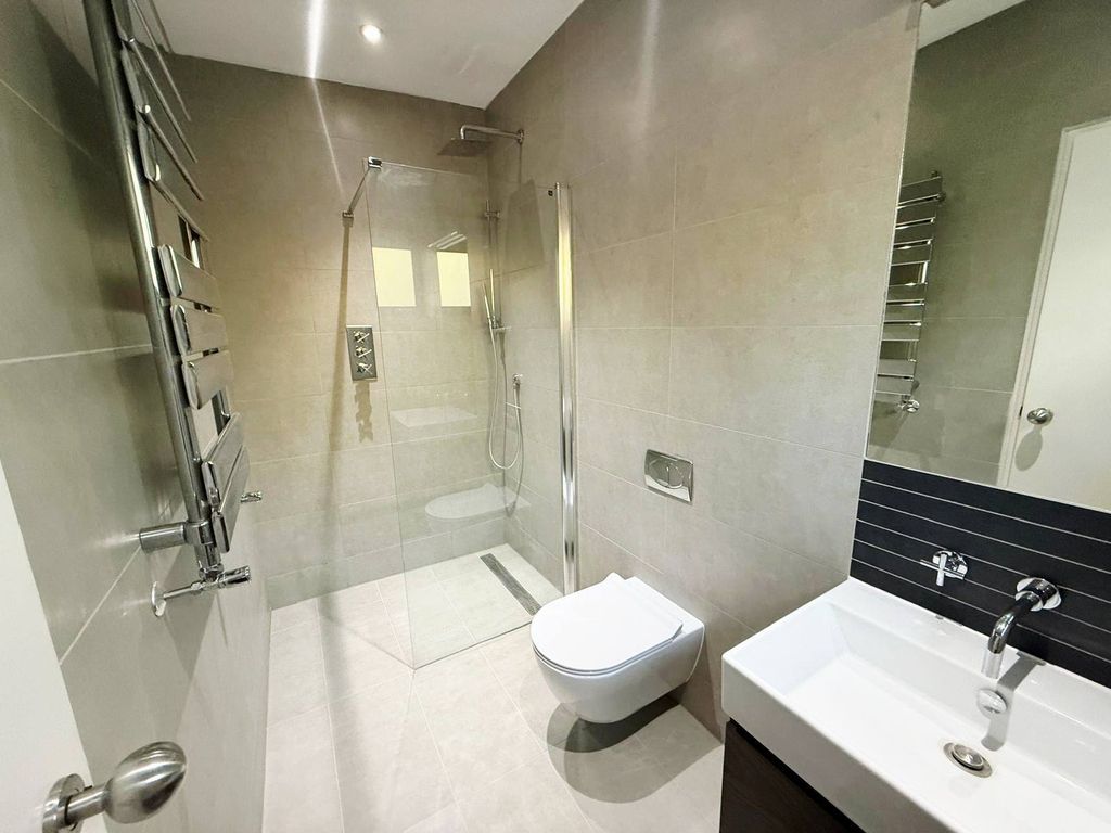 Additional image 19 of 5 bed detached house to rentSevenoaks Road, Pratts Bottom BR6