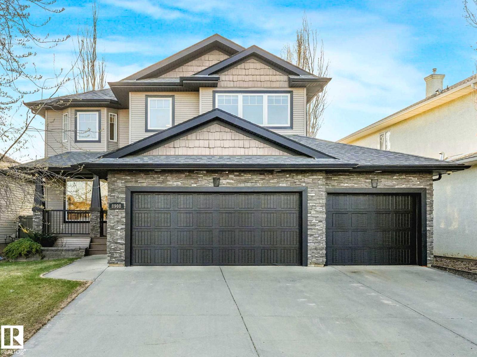 8908 208 Street NW, Edmonton, AB, T5T6Y3