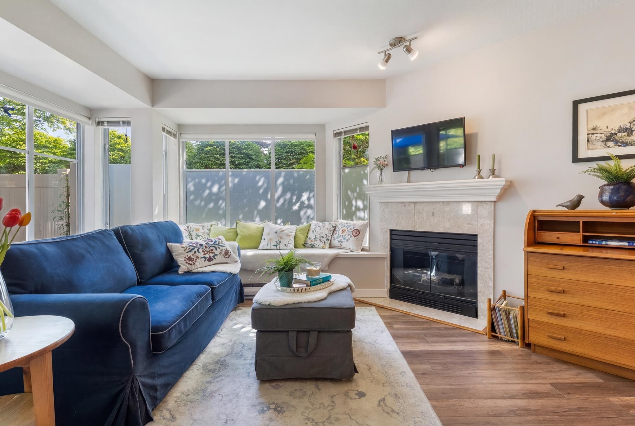 Additional image 2 of 101-131 20th Street W, North Vancouver, BC, V7M 1Y2