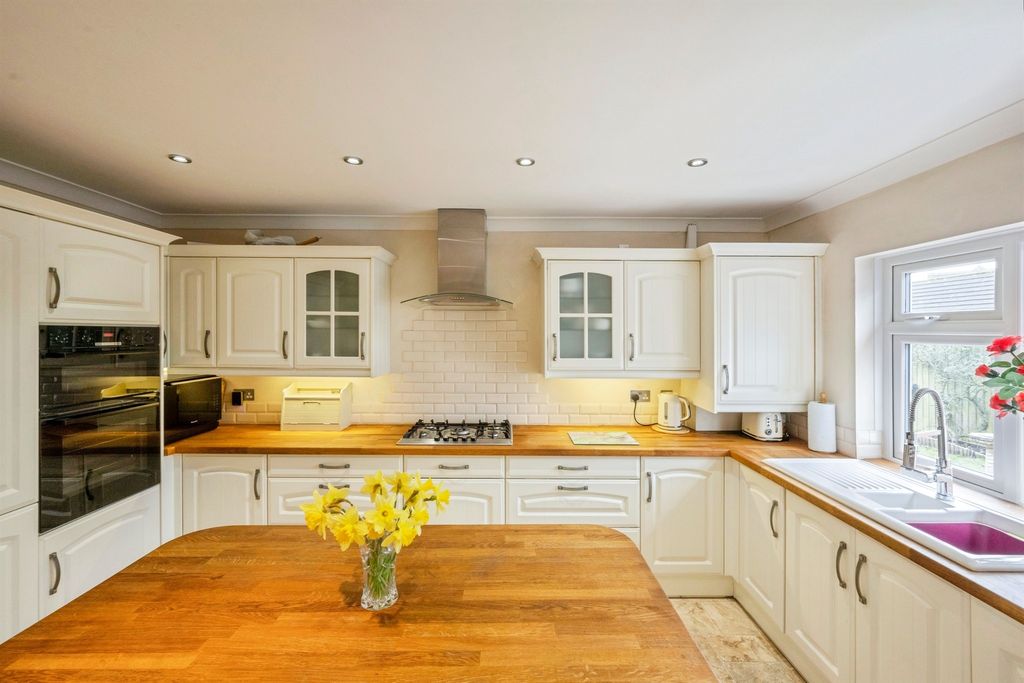 Additional image 4 of 4 bed detached bungalow for saleHigh Street, Broughton, Brigg DN20