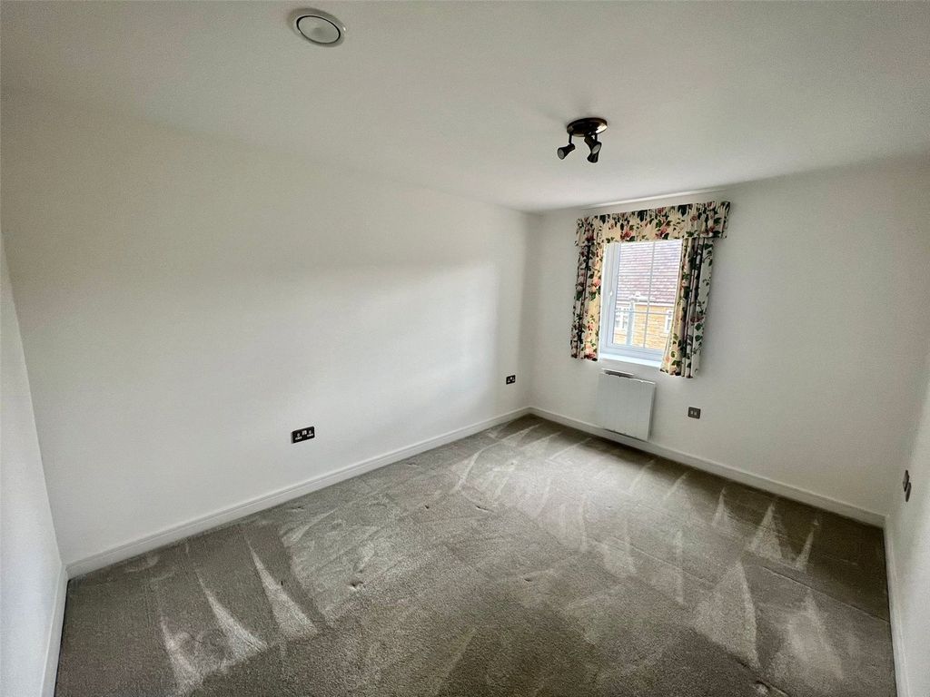 Additional image 7 of 2 bed flat to rentMill Way, Otley, West Yorkshire LS21