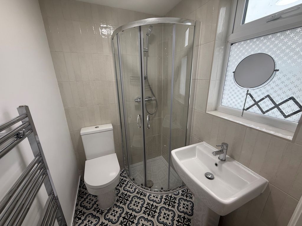 Additional image 7 of 3 bed property to rentSaxville Road, Orpington BR5
