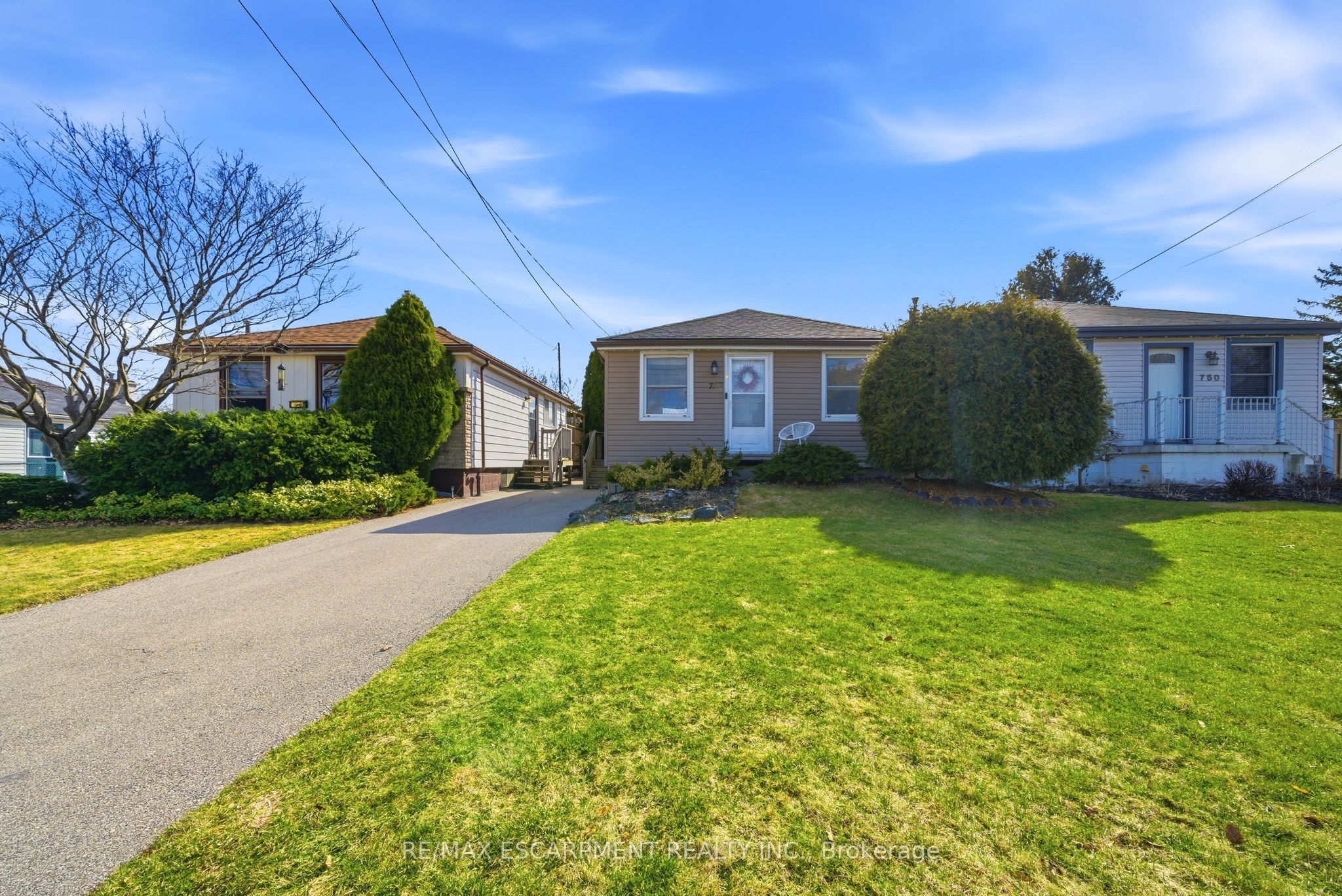 752 Ninth Avenue, Hamilton, ON, L8T 2A6