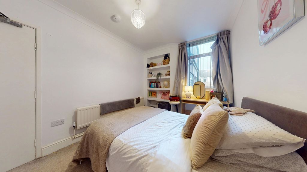 Additional image 3 of 4 bed shared accommodation to rentDogfield Street, Cardiff CF24