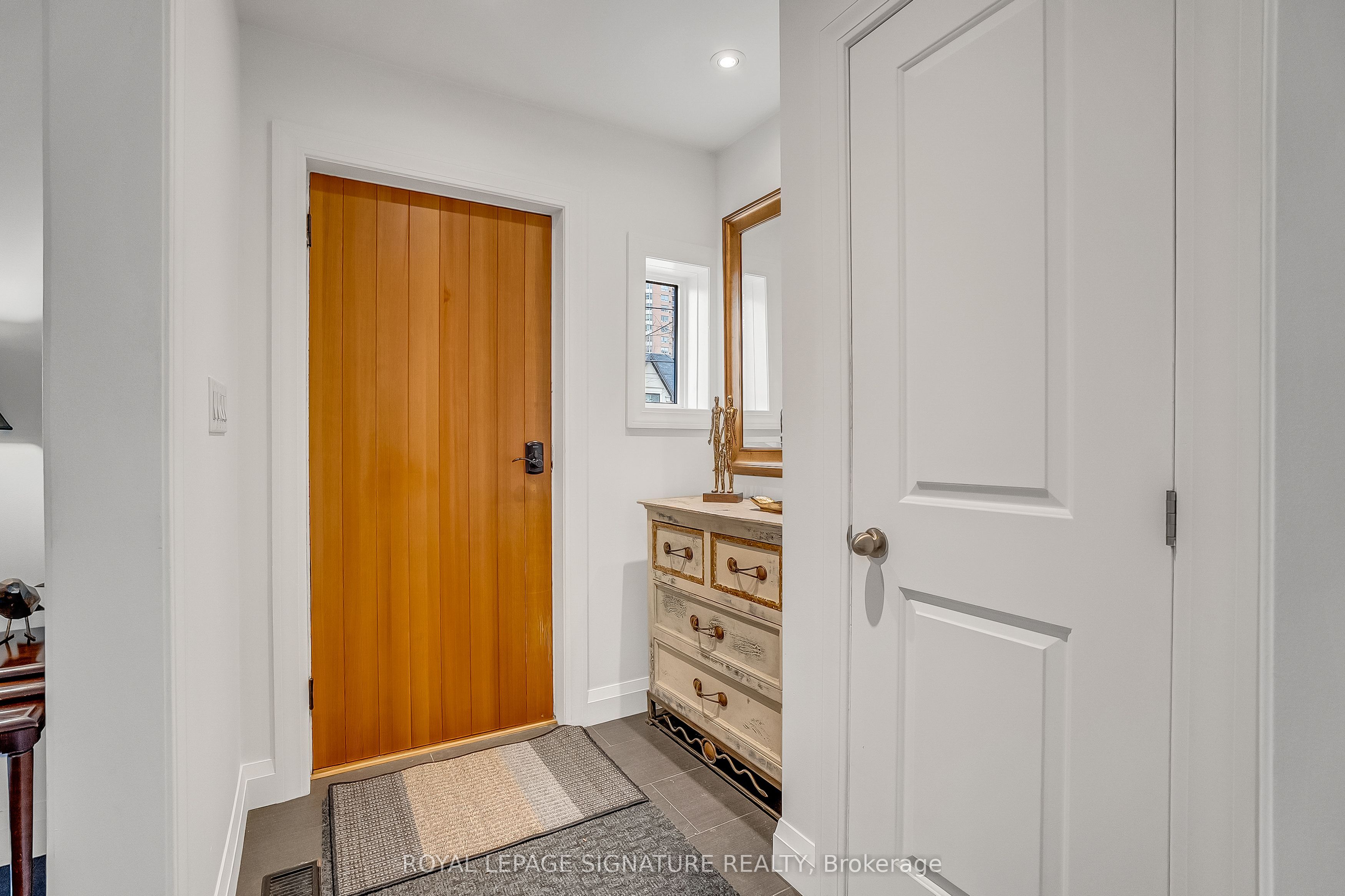 31 Burncrest Drive, Toronto, ON, M5M 2Z2 photo 5