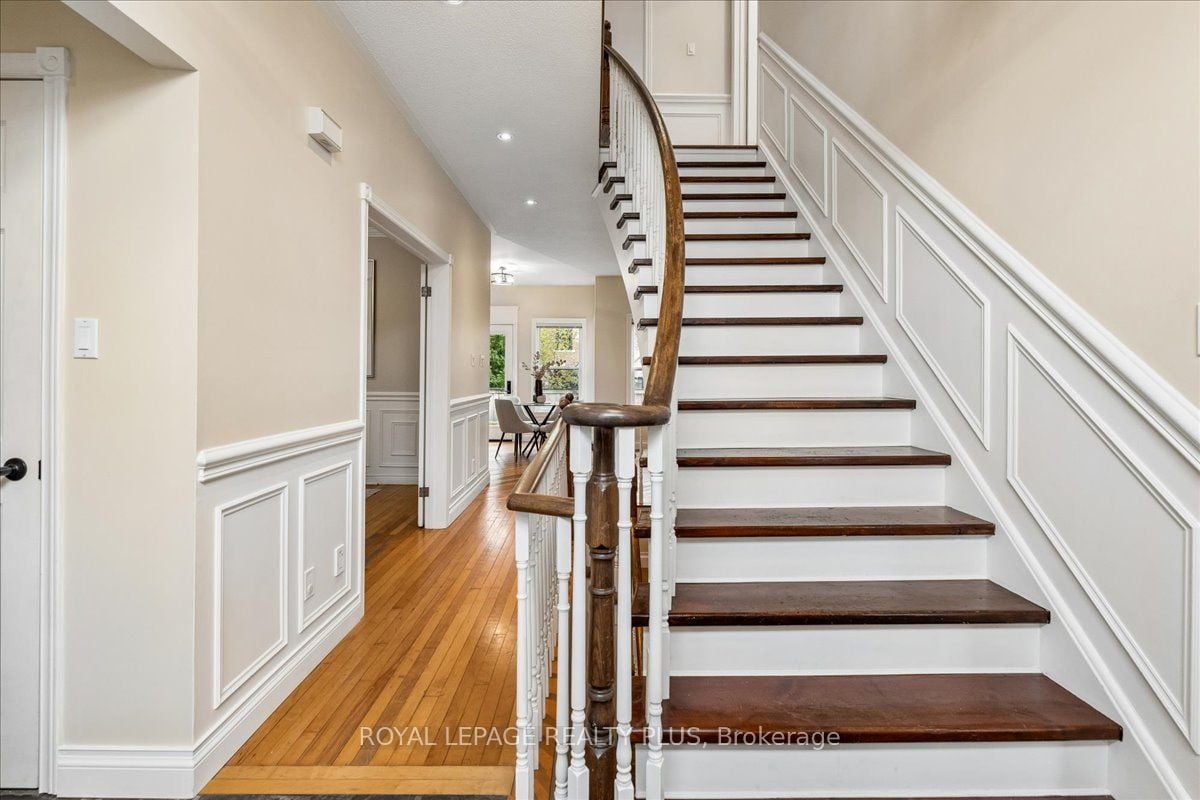 Additional image 4 of 34 Theobalds Circle, Richmond Hill, ON, L4C 9C6