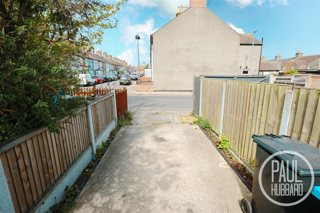 Additional image 10 of 3 bed terraced house to rentEastern Way, Lowestoft NR32