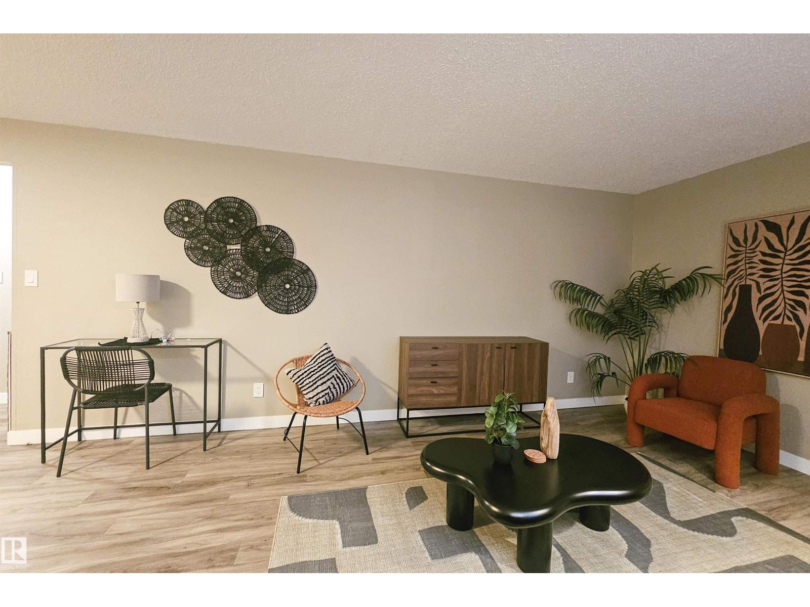 Additional image 6 of 4203 83 Street NW, Edmonton, AB, T6K1C8