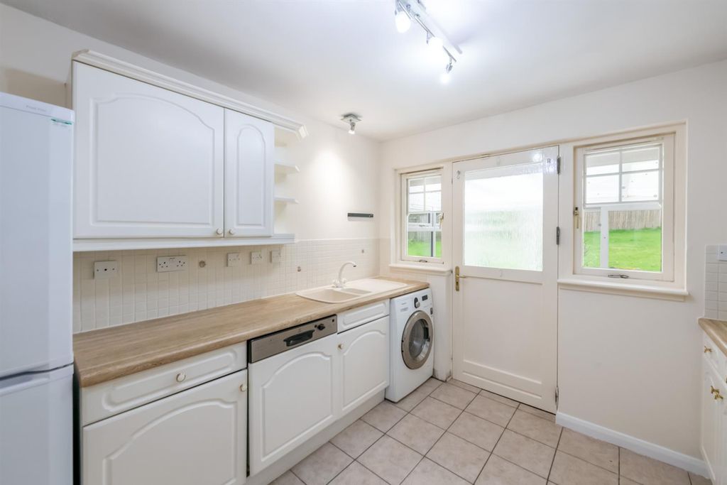 Additional image 4 of 3 bed detached bungalow for sale18 Ashley Avenue, Dollar FK14