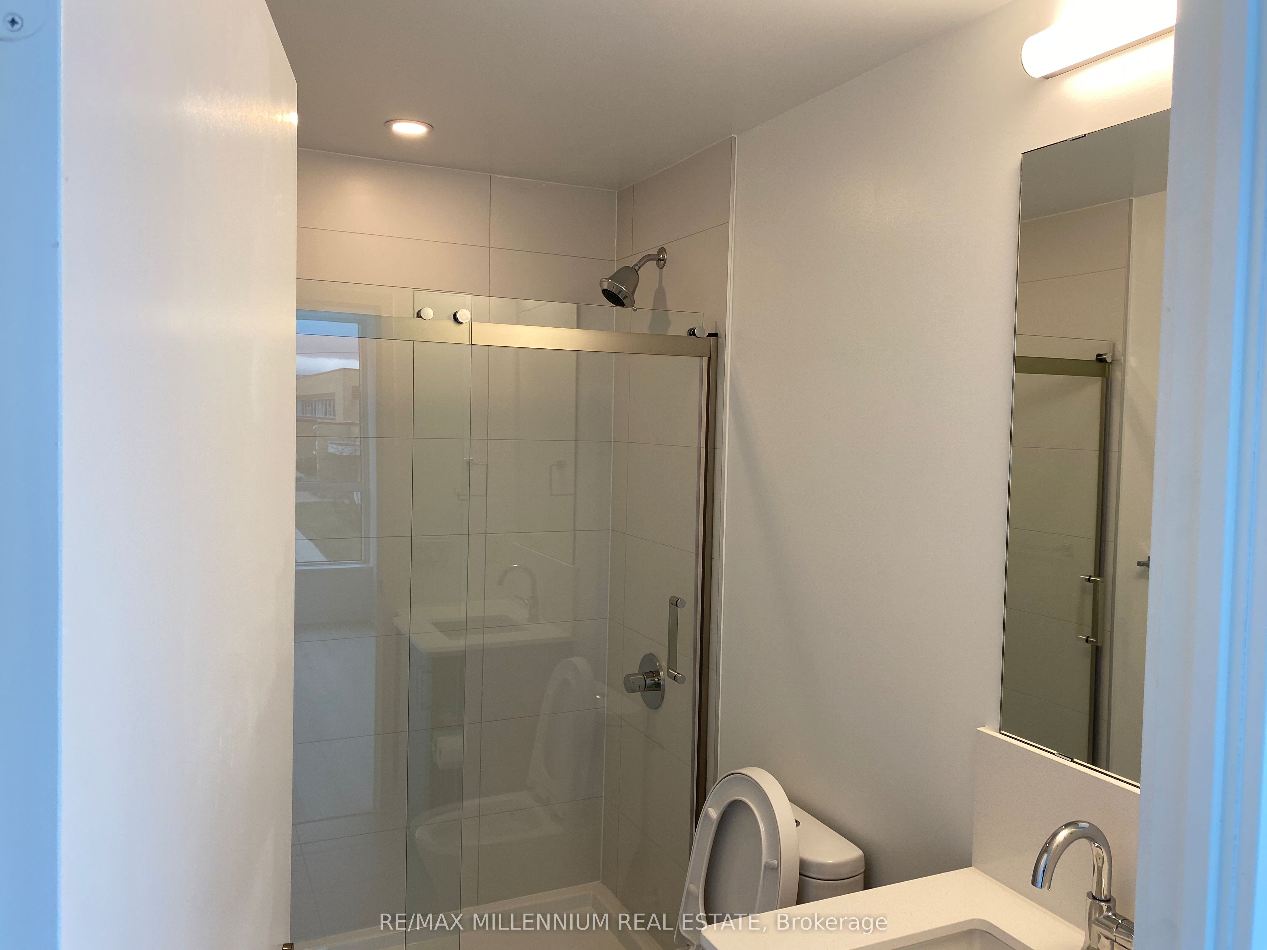 Additional image 2 of 205-681 Yonge Street, Barrie, ON, L9J 0K1