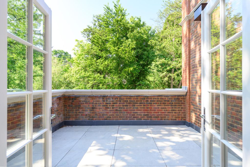 Additional image 2 of 2 bed flat to rentLondon Road, Sunningdale SL5