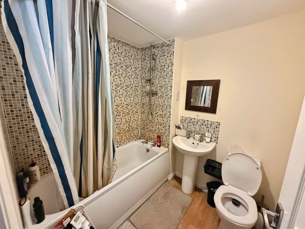 Additional image 10 of 4 bed property to rentFarrow Avenue, Hampton Vale, Peterborough PE7