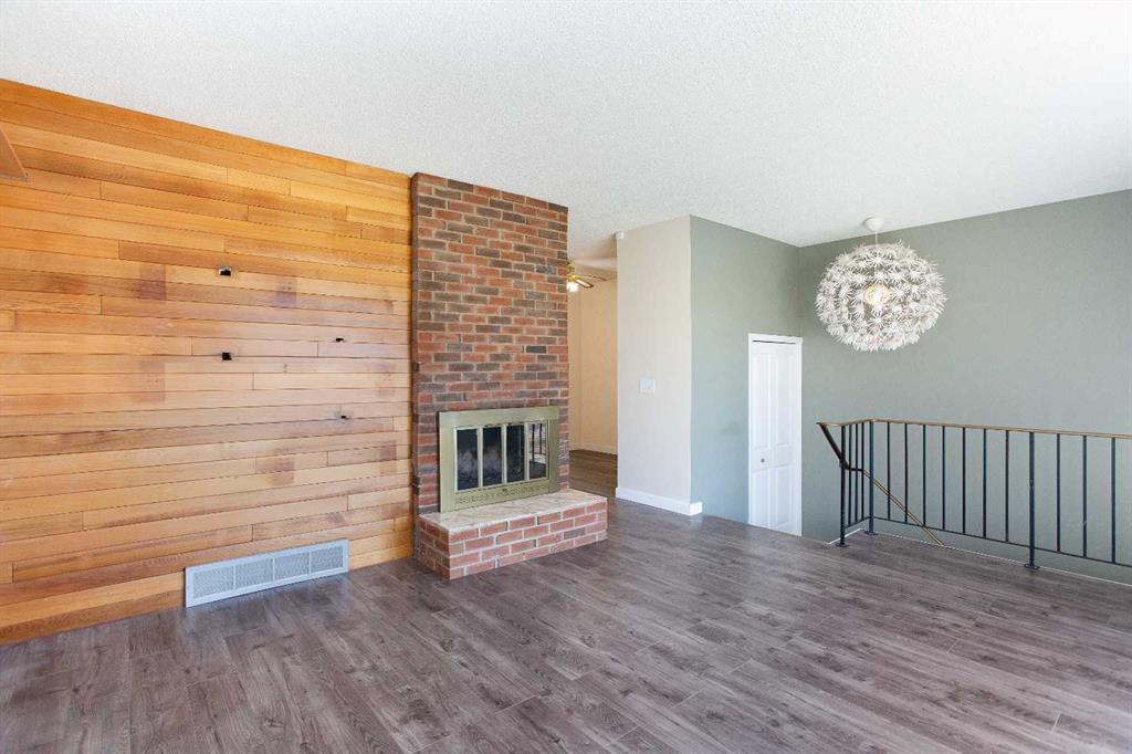 Additional image 4 of 1144 Berkley Drive NW, Calgary, AB, T3K 1E4