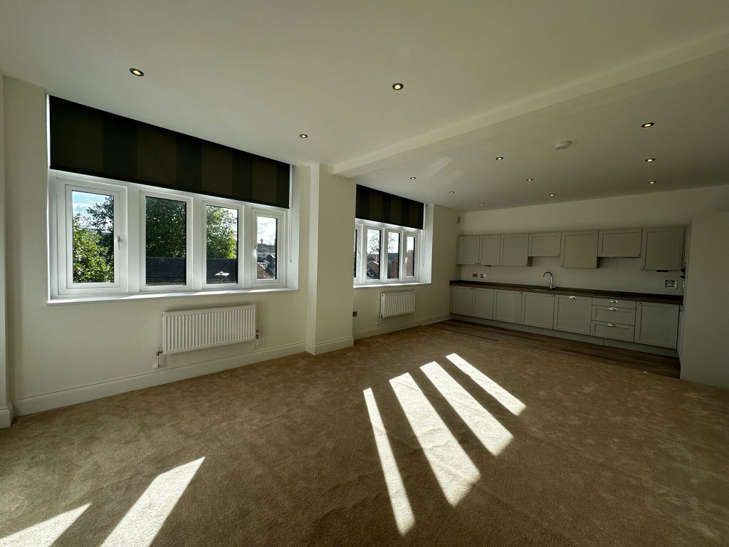 2 bed flat to rentSt Marys Gate, Derby DE1 photo 2