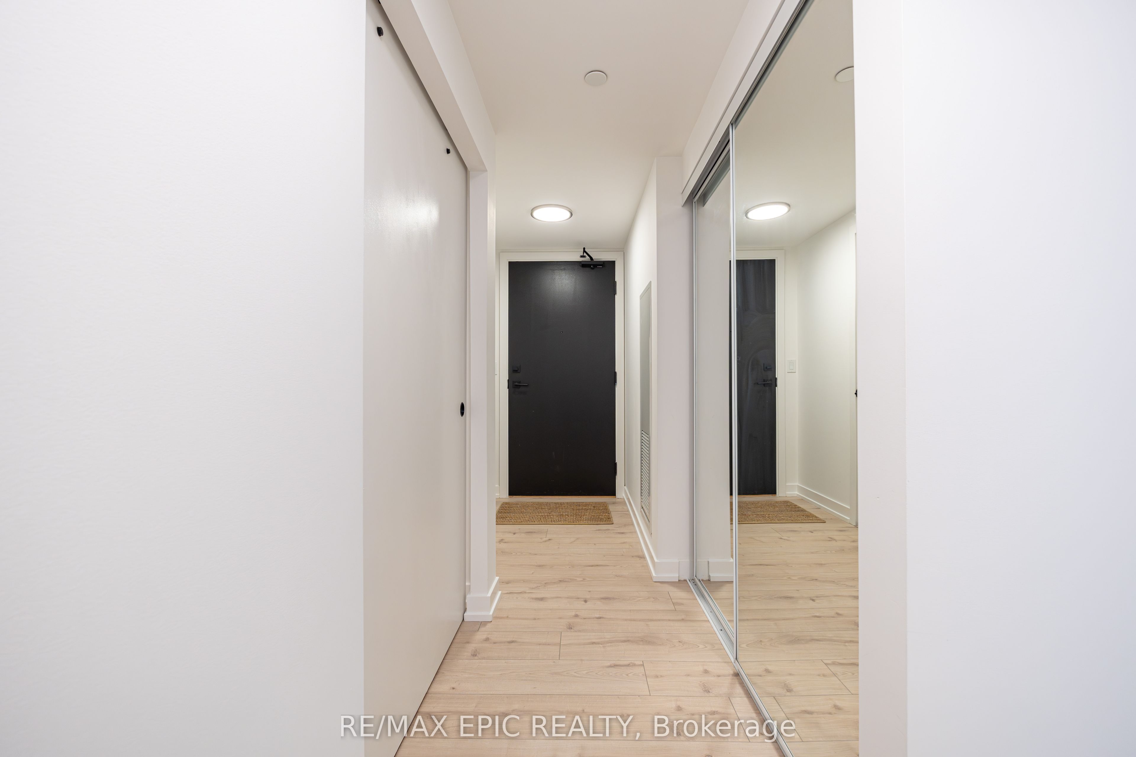 Additional image 4 of 302-2 Augusta Avenue, Toronto, ON, M5V 0T3