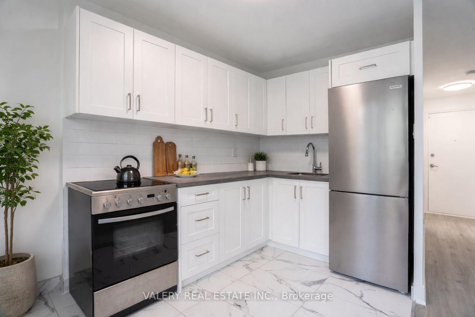 Additional image 3 of 603-177 St. George Street, Toronto, ON, M5R 2M5