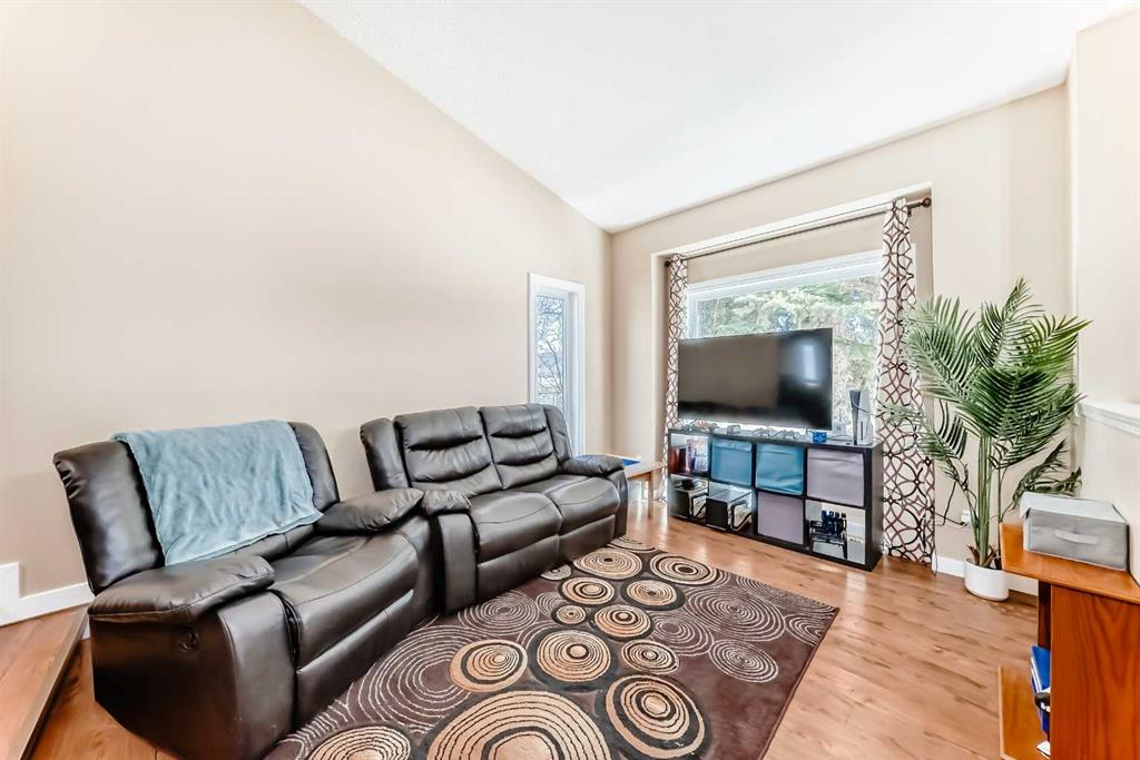 Additional image 4 of 127 Mckerrell Way SE, Calgary, AB, T2Z1R1