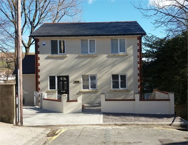 4 bed detached house to rentOld Doctors Surgery, Field Street, Penygraig, Rct. CF40