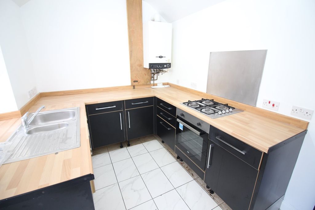 2 bed terraced house to rentSilver Street, Pontywaun, Cross Keys, Newport NP11