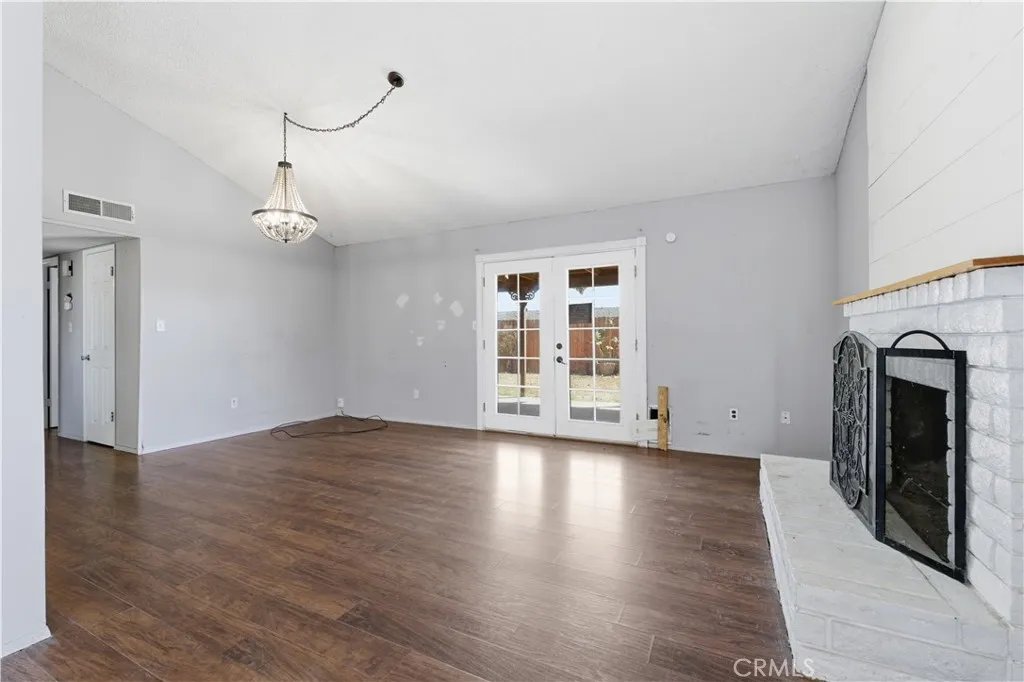 9237 Butternut Ave, Bakersfield, CA 93306 photo 3