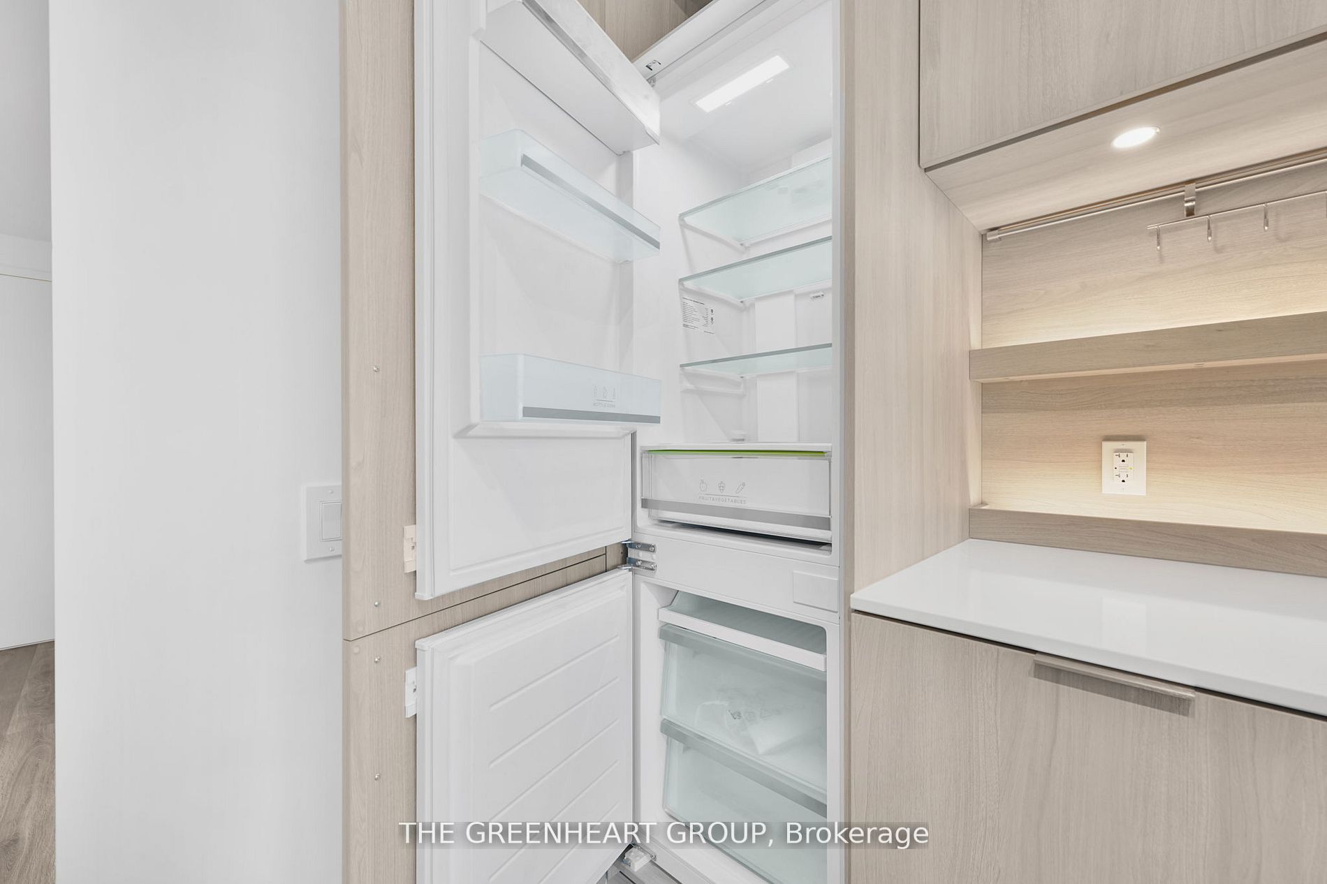 Additional image 6 of 512-28 Ann Street, Mississauga, ON, L5G 0E1