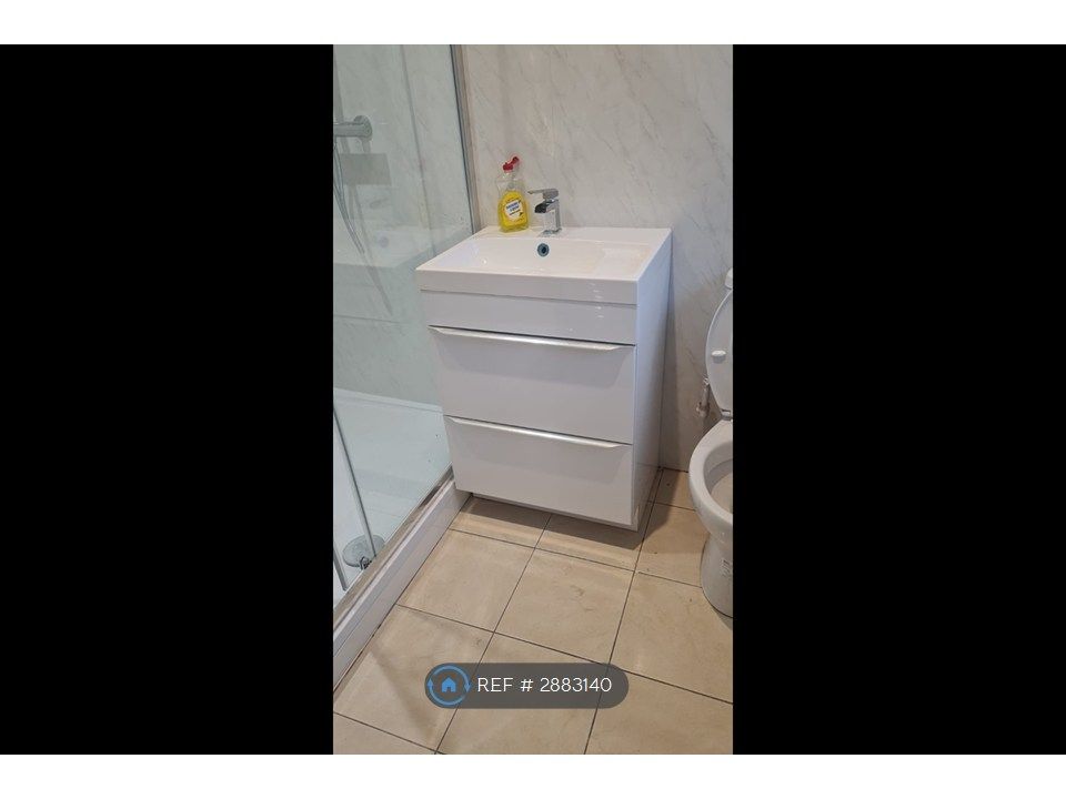 Additional image 6 of Room to rentCentral St, Hengoed CF82