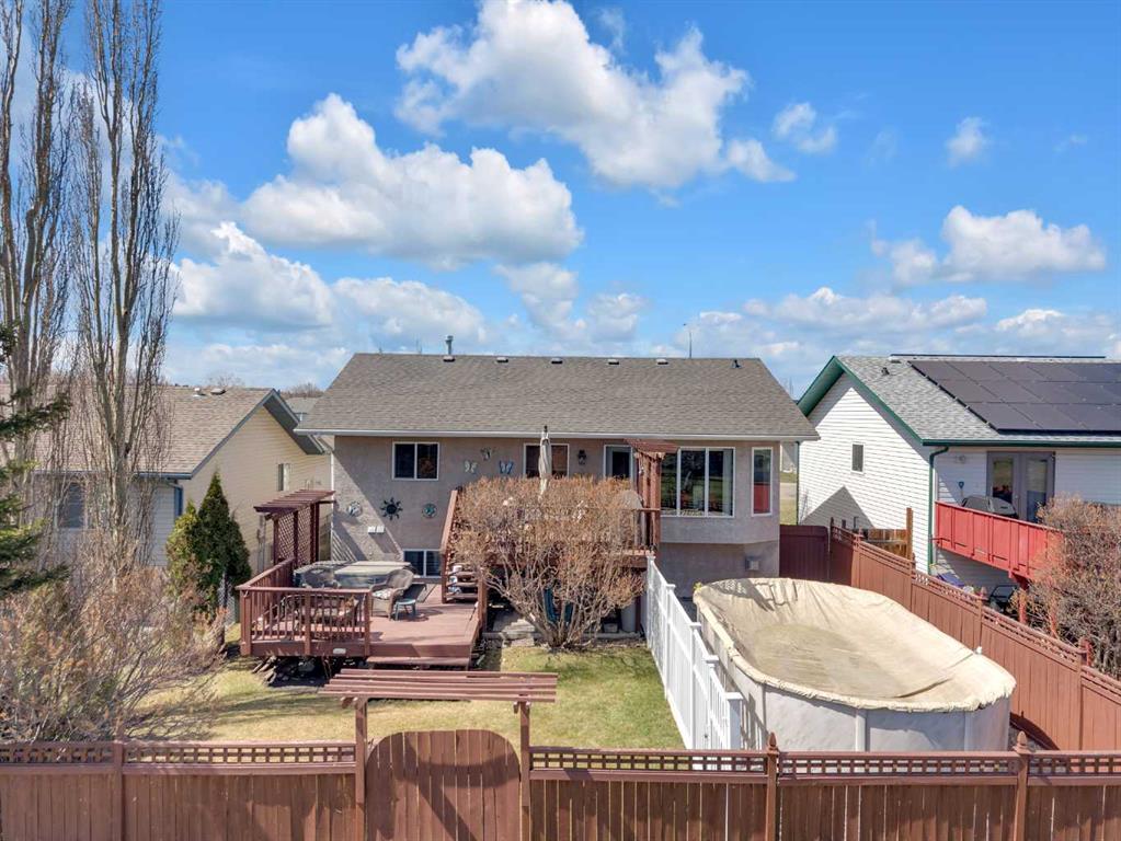 Additional image 3 of 19 Heenan Crescent, Sylvan Lake, AB, T4S 1Y6