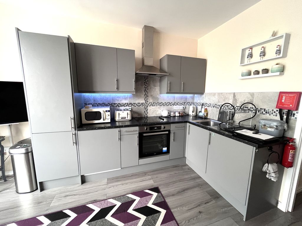 Additional image 3 of 1 bed property to rentCo-Op Lane, Pembroke Dock SA72