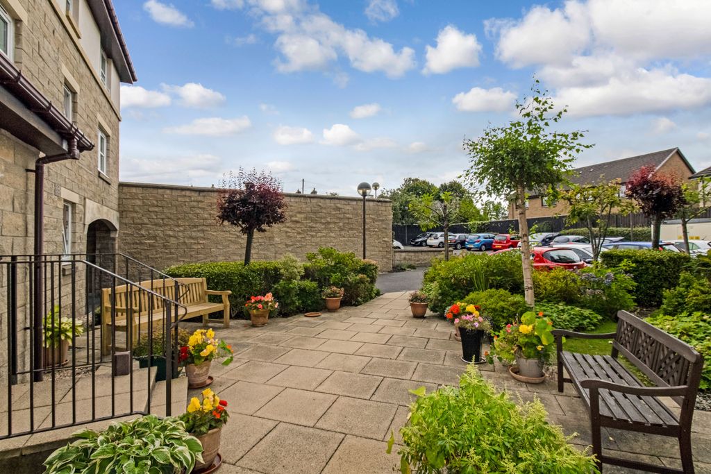 Additional image 15 of 2 bed flat for sale24 Woodside Walk, Hamilton, South Lanarkshire ML3