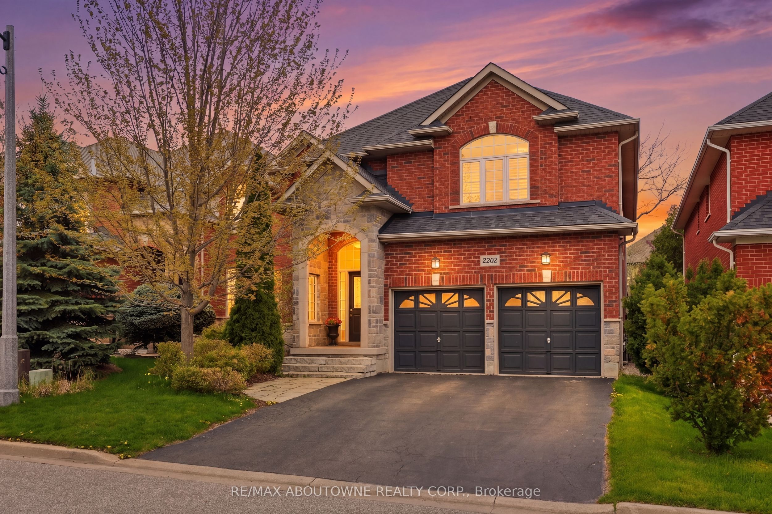 2202 Brookhaven Crescent, Oakville, ON, L6M 5B8