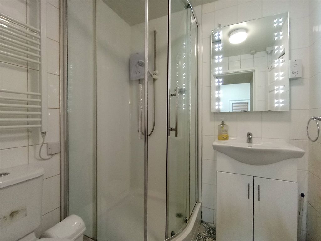 Additional image 7 of 1 bed flat to rentCourt Flat Paragon Court, The Paragon, Tenby, Pembrokeshire SA70