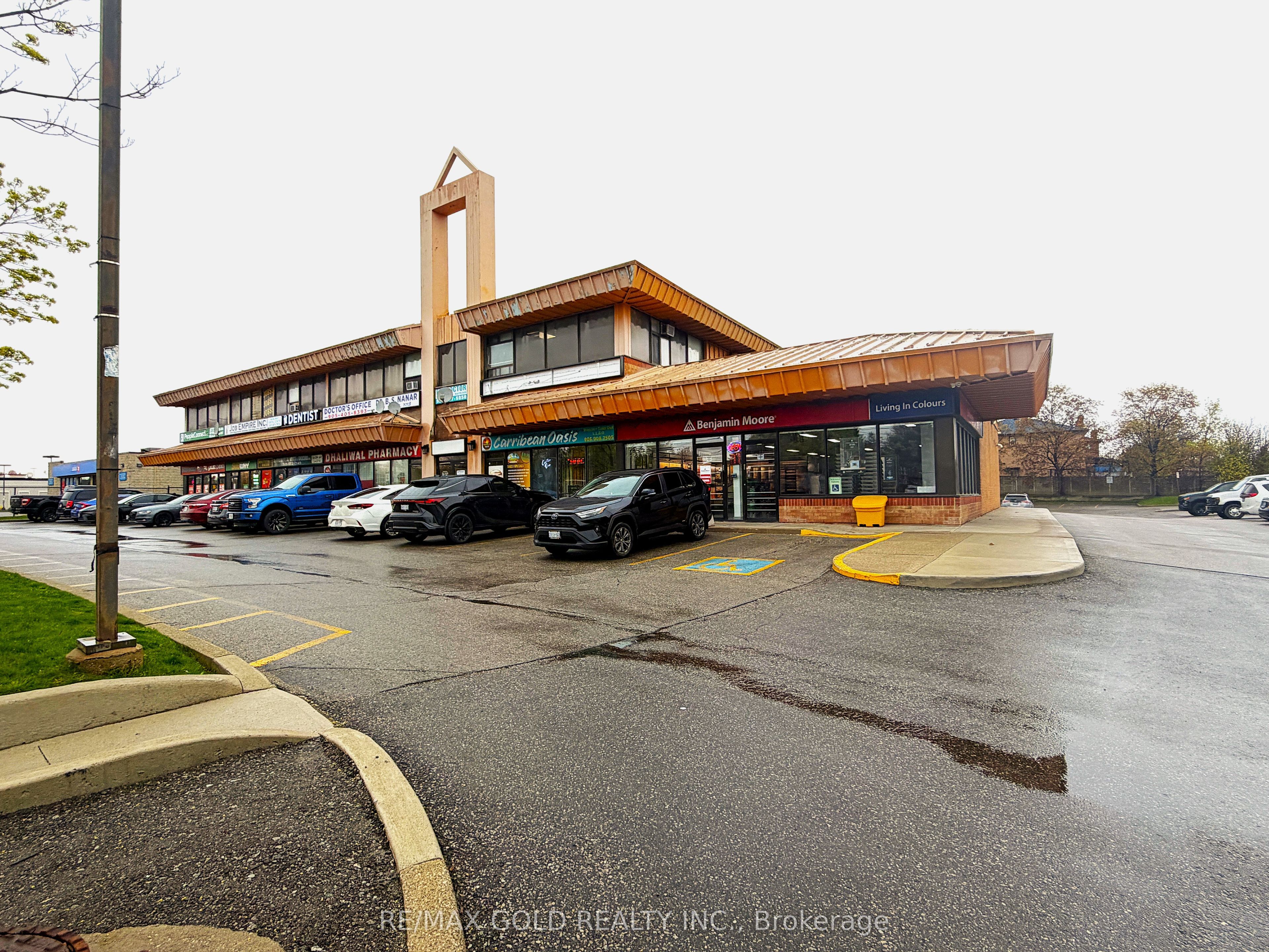 209-7125 Groreway Drive, Mississauga, ON, L4T 4H3