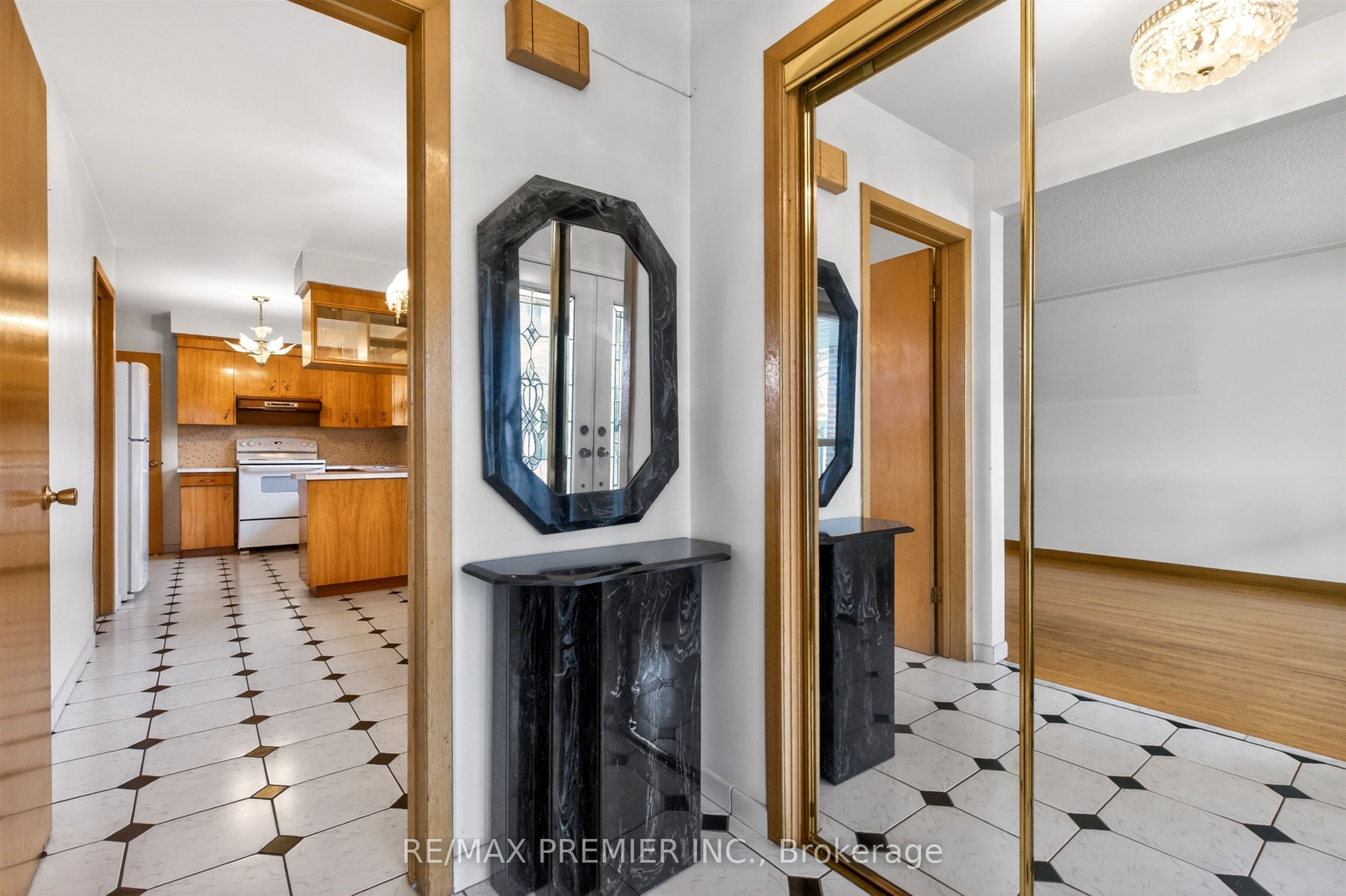 Additional image 5 of 506 Rathburn Road, Toronto, ON, M9C 3S8