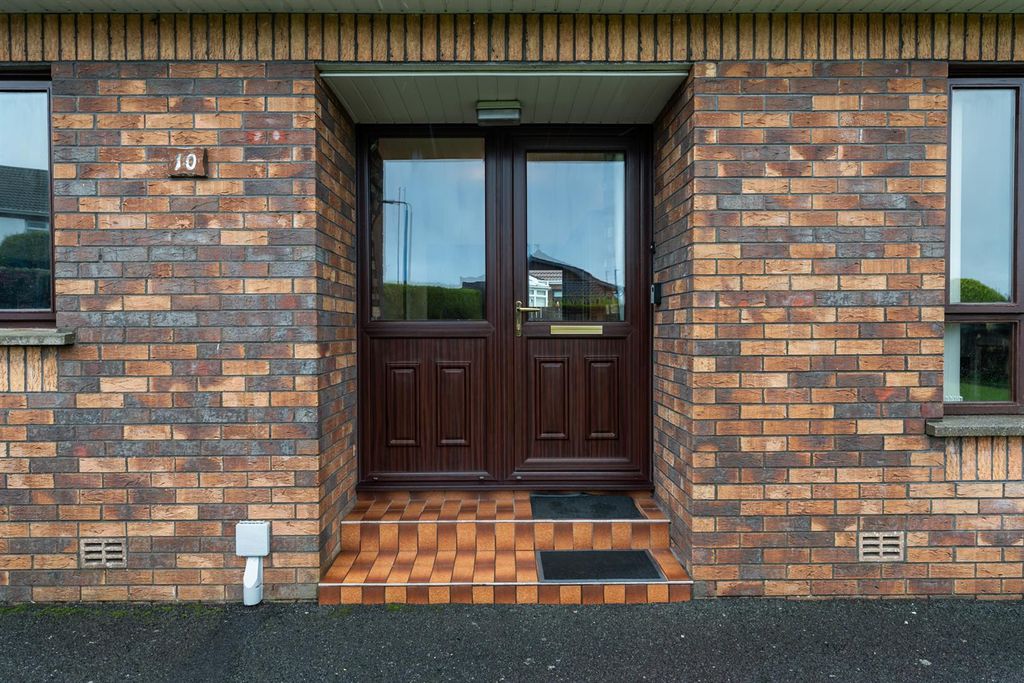 Additional image 2 of 2 bed property for sale10 Oakland Grove, Ballynahinch BT24