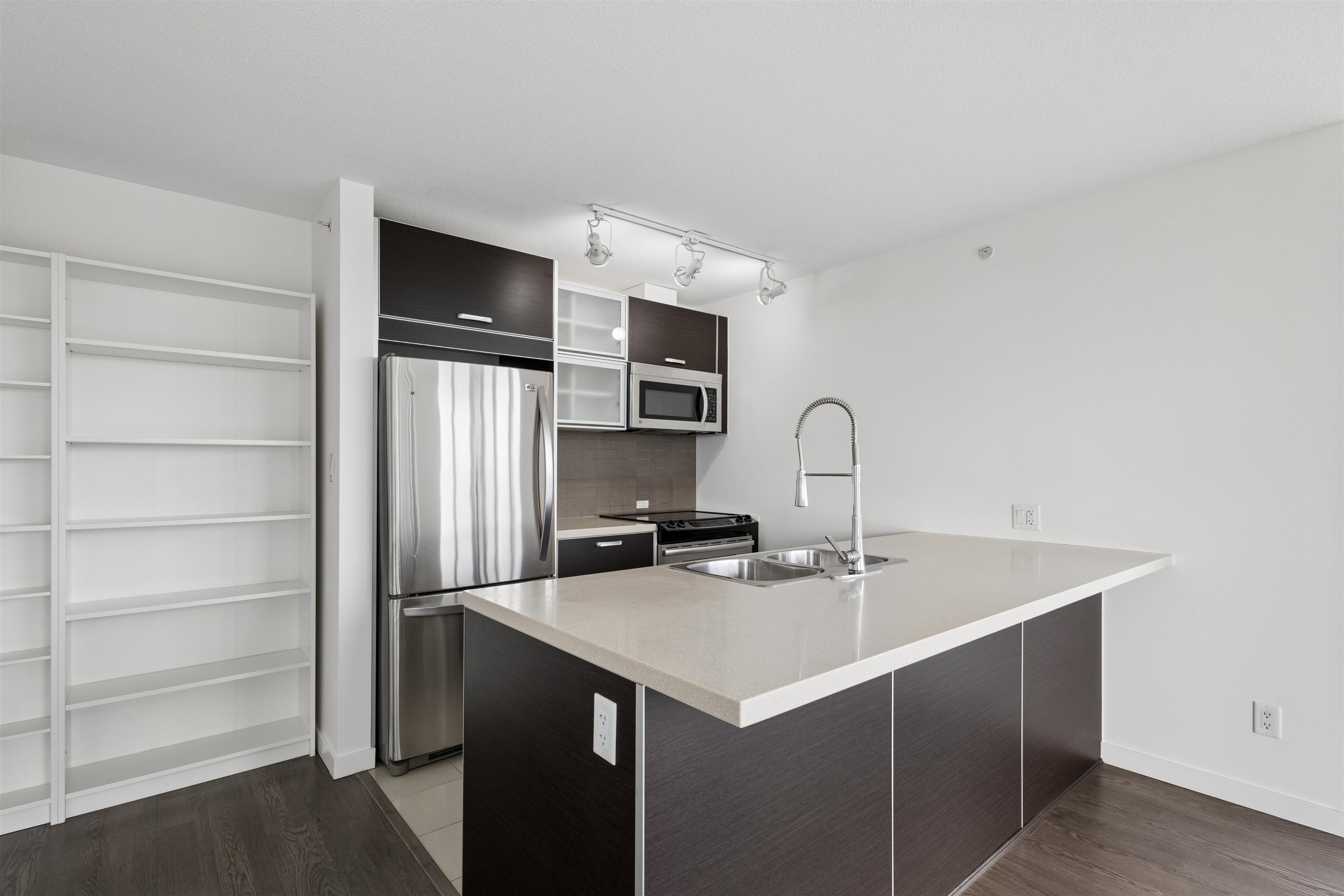 Additional image 3 of 1107-13688 100 Avenue, Surrey, BC, V3T 0G5