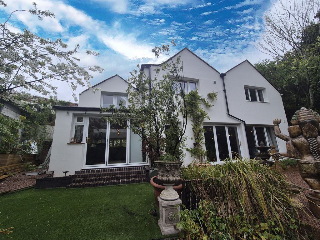 4 bed detached house to rentWaterloo Street, Ironbridge TF8